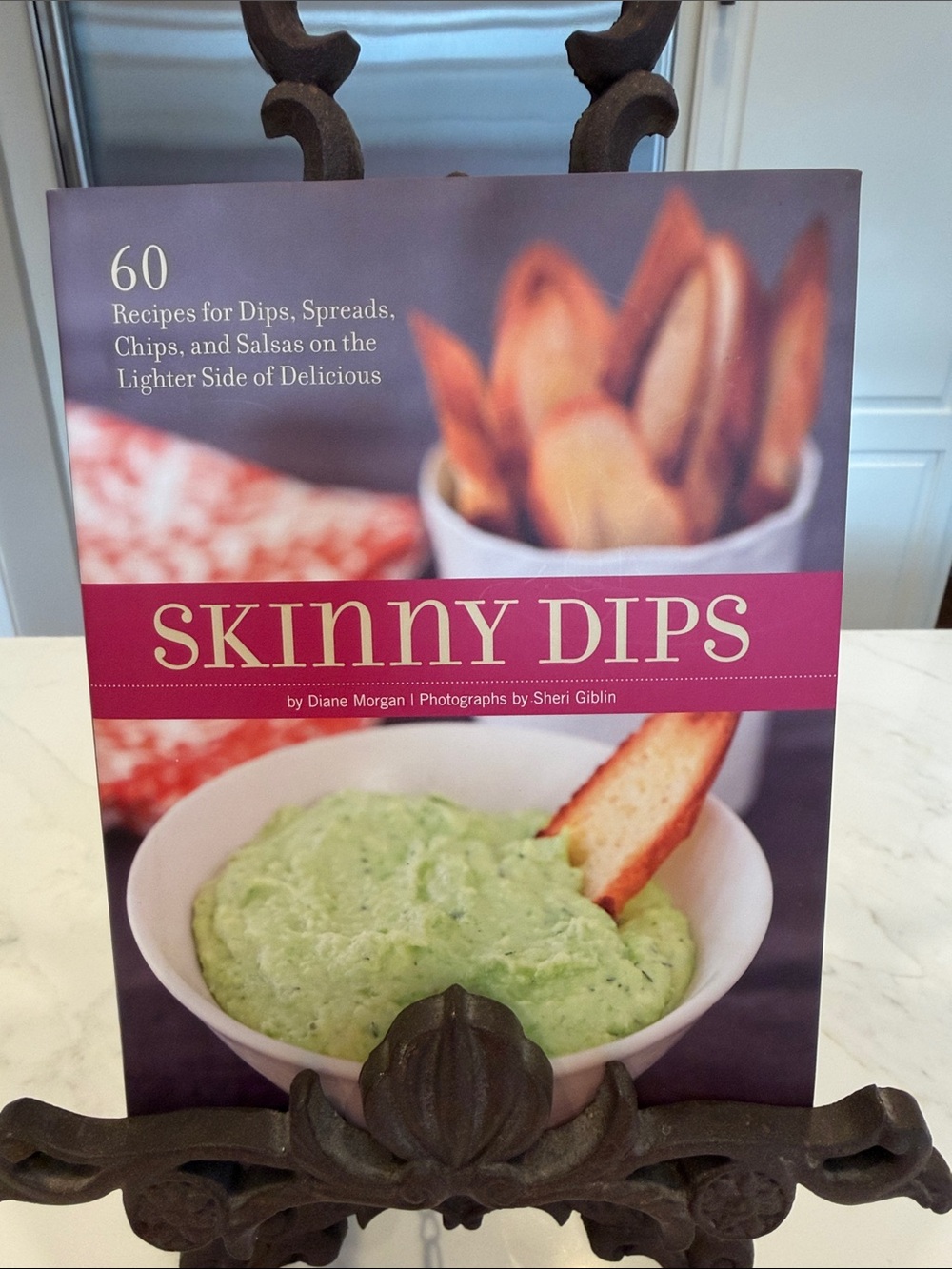 Chronicle Books Skinny Dips Cookbook 60 Dips, Spreads, Chips, Salsa Recipes 2010